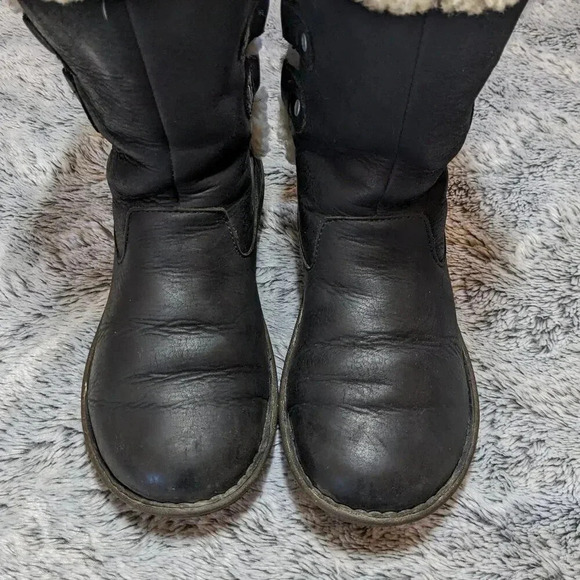 Ugg Akadia Black Boots Sheepskin Fur Lined Size 7 - Picture 6 of 9